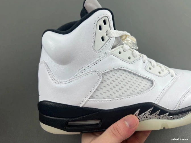 JORDAN DD0587-110 5 BLACK' 'WHITE AIR RETRO 1121